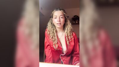 Голая Kira Pregiato