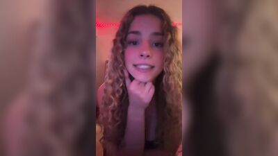 Голая Kira Pregiato