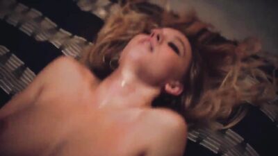 Голая Sydney Sweeney