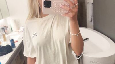 Голая Breckie Hill