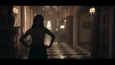 Голая April Bowlby