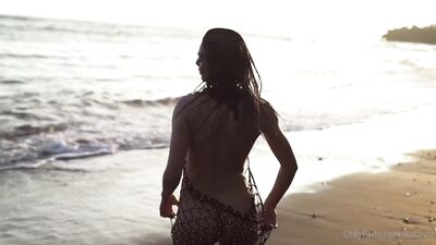 Голая Kathimodel