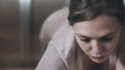 Голая Elizabeth Olsen