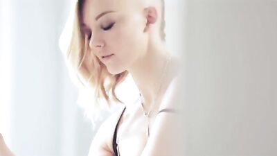 Голая Natalie Dormer