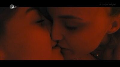 Luise von Finckh, Marie Bloching Nude - Kommissarin Lucas s01e28 (2019) HD / Луиза фон Финх, Мари Блохинг - Комиссарша Лукас