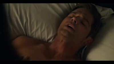 Голая Sarah Shahi