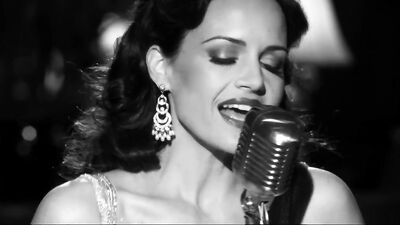 Голая Carla Gugino