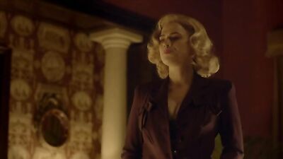 Голая Hayley Atwell