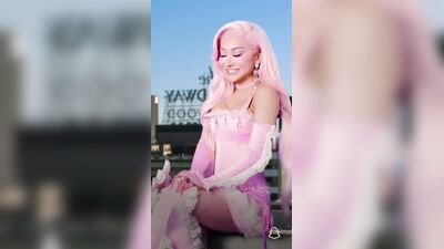 Голая Nikita Dragun