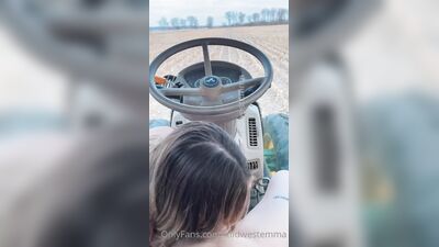 Голая MidWestEmma