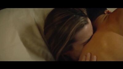 Голая Betty Gilpin