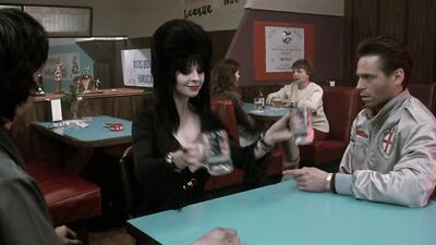 Голая Cassandra Peterson