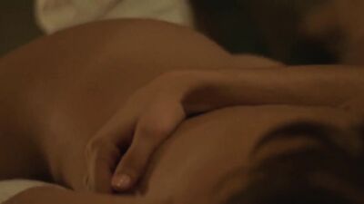 Голая Alia Shawkat