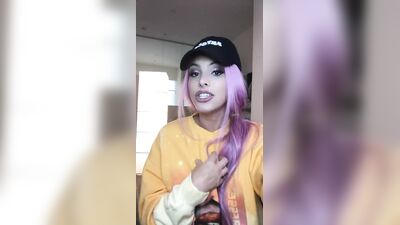 Голая Lele Pons