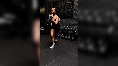 Голая Skai Jackson