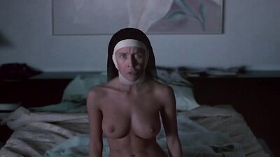 Голая Monique Gabrielle