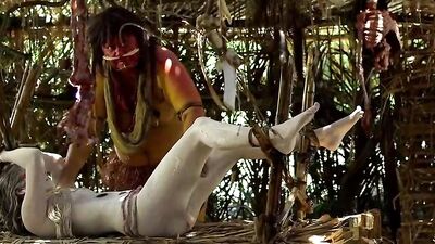 Голая Lorenza Izzo