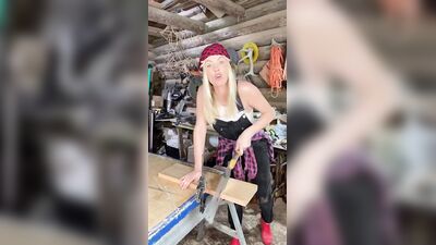 Голая Sara Underwood