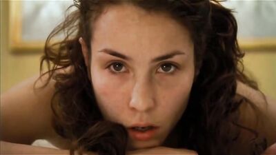 Голая Noomi Rapace