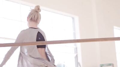 Голая Julianne Hough