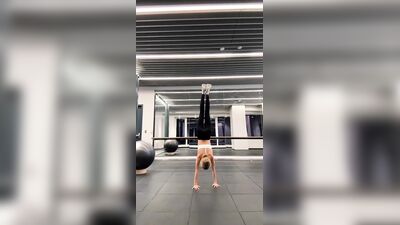 Голая Norissavaldez