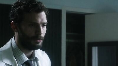 Голая Sarah Gadon