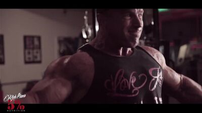 BIG CON MURDERING SHOULDERS - SHOULDERS CAN NEVER BE TO BIG - Rich Piana