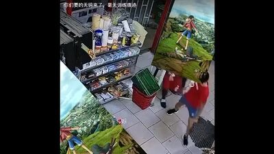 Китаец жестко наказал магазинного воришку