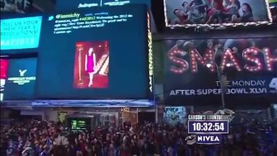 Megan Hilty - 'Let Me Be Your Star' (LIVE @ New Year's Eve with Carson Daly)