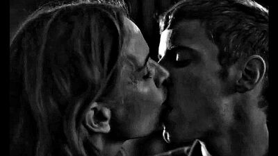 ПОРНО ИНЦЕСТ - ПЬЯНАЯ МАТЬ ДОМАГАЕТСЯ ДО СЫНА