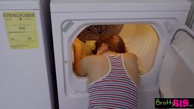 Порноболт - Брат жестко отомстил сестре-приколистке оттрахав её сочную пизду.mp4