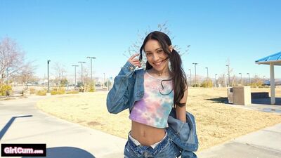 Mia River - Orgasmic Skater Girl