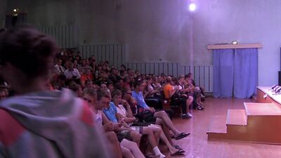 Народ жаждит хлеба и зрелищ