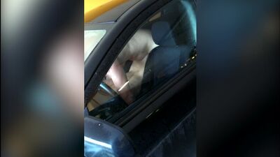 Муж снимает как жену ебут в машине на парковке Sexwife cuckold сексвайф куколд