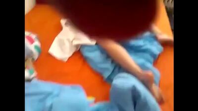 Кончил на трусики сестры пока она спала