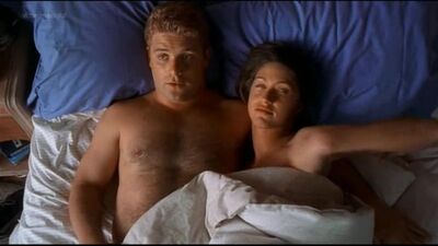 Shannon Elizabeth Nude - Dish Dogs (2000) Watch Online