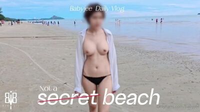 น้องจีจี้เย็ดกลางทะเลคนเพียบ babyjee จัดริมทะเลเปลี่ยวๆ ไปแล้วอยากเพิ่มความตื่นเต้น พากันมาโชว์เสียวที่หาดคนเยอะๆ Onlyfans