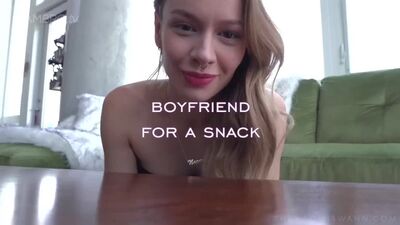 Giantess naomi swann