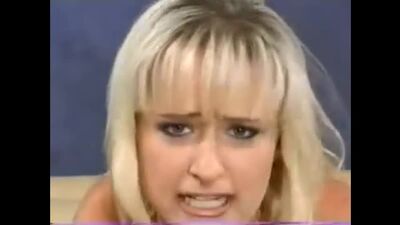 Заткнул бабе рот членом (360p).mp4