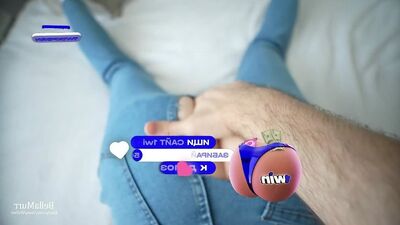 Соседка по комнате пришла ко мне в комнату показать техническое отверстие