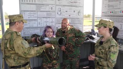 Хрупкая «солдатка» разнесла из гранатомета дом N2 | Анна Демёшкина | Проверка на прочность