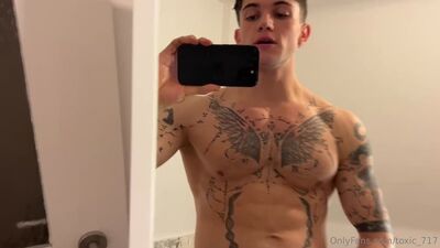 Toxic_717 hot muscle