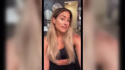 WWE Kelly Kelly (Barbie Blank) говорит о фут-фетишах