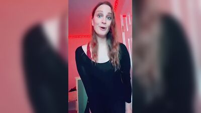 Tiktoker Brynn Woods показывает свою сексуальную задницу