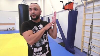 Урок 16: Как научиться бить “вертушки“? / © ufcall