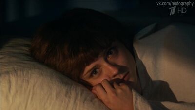 Ксения Суркова голая в сериале "Семейный альбом" (2016, Леонид Прудовский) - 10 серия