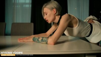 РУССКАЯ КОНЧАЕТ [домашнее,частное,русское секс,порно,ебля,инцест,куколд,porn,Milf,home,шлюха,сперма,анал,попки]