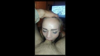 Очень талантливая глубокая глотка заправлена спермой