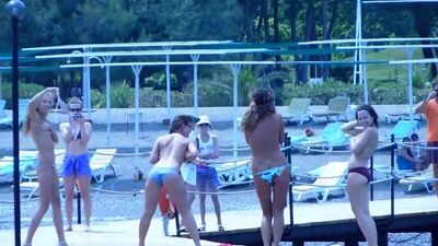 Стриптиз от COMEDY WOMAN. голые девчонки.