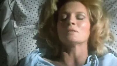 Angie Dickinson - одетая, чтобы убивать